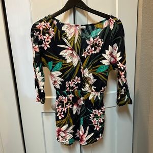 Billabong floral boho chic SZ small romper
